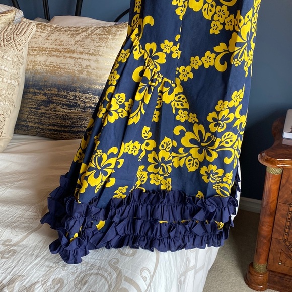 Vintage Navy Blue and Yellow Traditional  Hawaiian Dress - Picture 3 of 7
